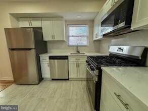 504 Crisfield Rd in Middle River, MD - Building Photo - Building Photo