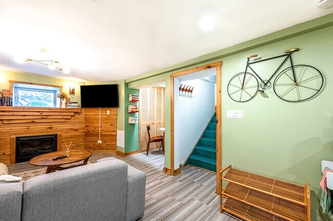 3031 W Lyndale St, Unit G in Chicago, IL - Building Photo - Building Photo