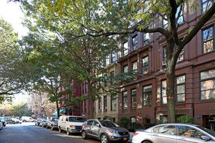 104 W 87th St in New York, NY - Building Photo