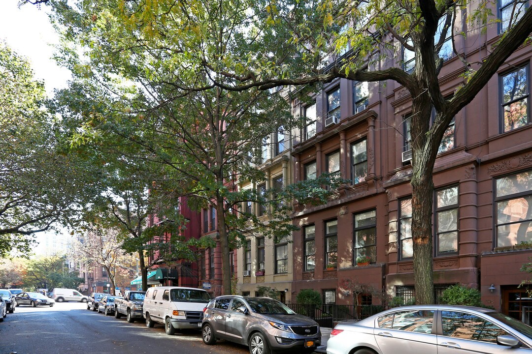 104 W 87th St in New York, NY - Foto de edificio