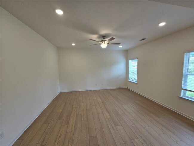 142 Hadley Wy in Euharlee, GA - Building Photo - Building Photo