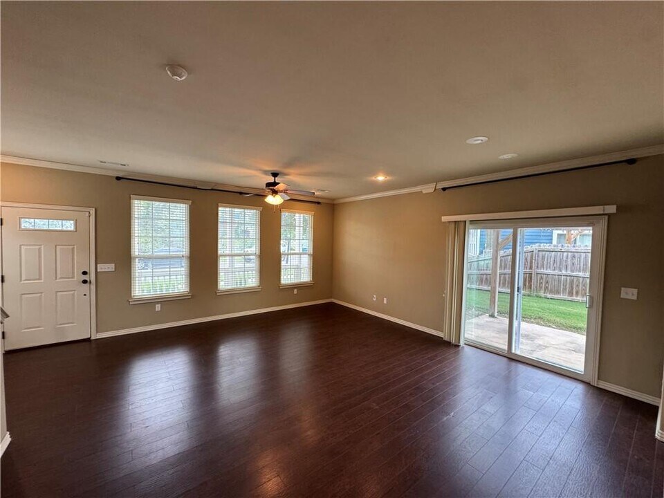 626 N Tennyson Ln in Fayetteville, AR - Building Photo
