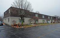 Bloomfield Lakes in Keego Harbor, MI - Foto de edificio - Building Photo