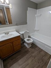 Continental Terrace II in Cedar Rapids, IA - Building Photo - Building Photo