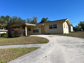 2019 Gray Ct in North Fort Myers, FL - Building Photo - Building Photo