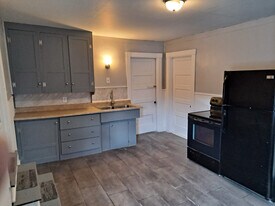 138 Spring St in Auburn, ME - Building Photo