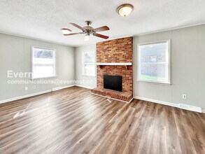 425 Shallowood Ln in Gastonia, NC - Foto de edificio - Building Photo