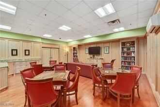 12550 Lake Ave in Lakewood, OH - Foto de edificio - Building Photo