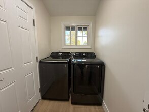 9123 Woodley Ave in North Hills, CA - Building Photo - Building Photo