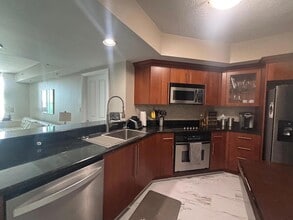 401 SW 4th Ave, Unit 700 in Fort Lauderdale, FL - Foto de edificio - Building Photo