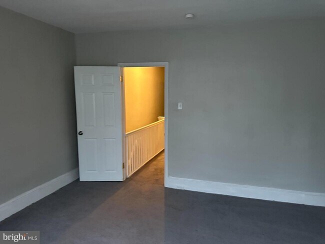 property at 1332 S Lindenwood St