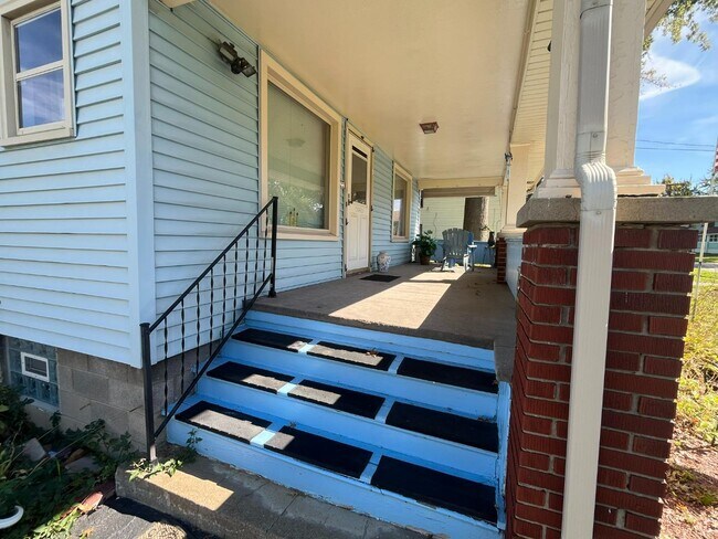 354 E Indianola Ave in Youngstown, OH - Building Photo - Building Photo