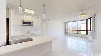 320 Lili?uokalani Ave in Honolulu, HI - Building Photo