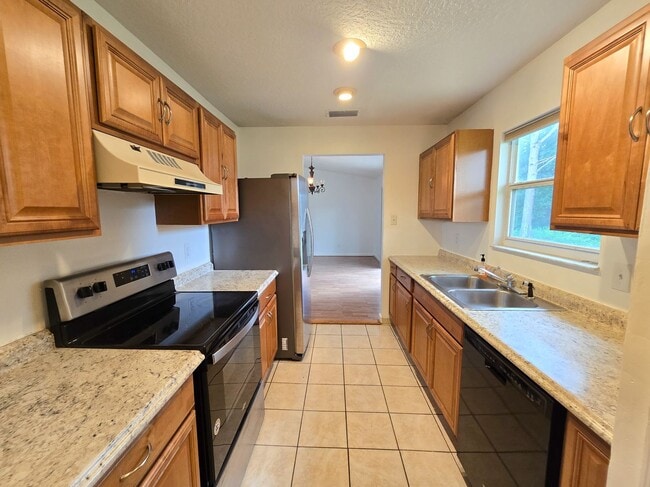 740 Elmont St NW in Palm Bay, FL - Building Photo - Building Photo