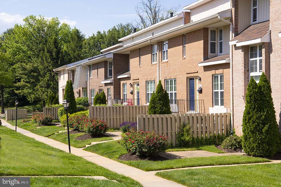 1699 Yale Pl in Rockville, MD - Building Photo