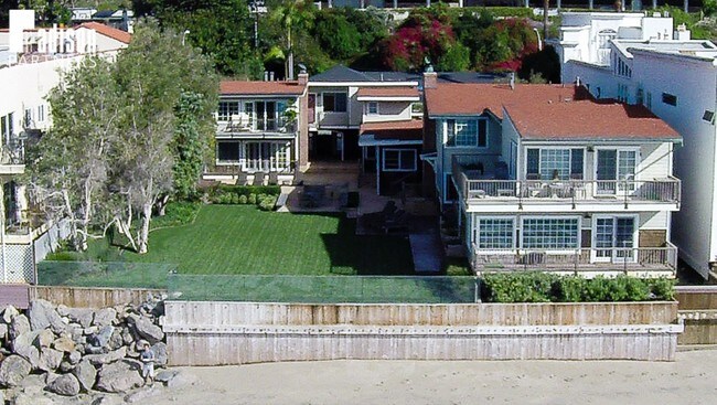 22648 Pacific Coast Hwy in Malibu, CA - Building Photo - Building Photo