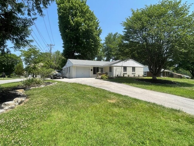 9801 Galene Dr in Louisville, KY - Building Photo - Building Photo