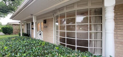 5624 Woodway Dr in Fort Worth, TX - Foto de edificio - Building Photo