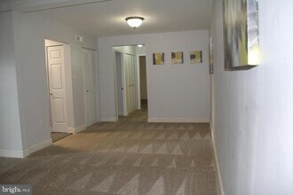 3360 Woodburn Rd in Annandale, VA - Building Photo - Building Photo