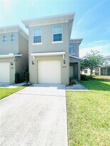 470 Lake Shore Pkwy in Davenport, FL - Building Photo