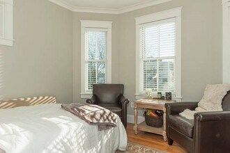 17 Meacham Rd, Unit 2 in Cambridge, MA - Building Photo - Building Photo