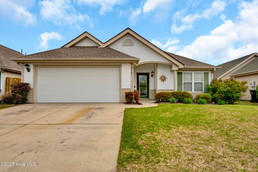 5327 Sun Coast Dr in Wilmington, NC - Building Photo