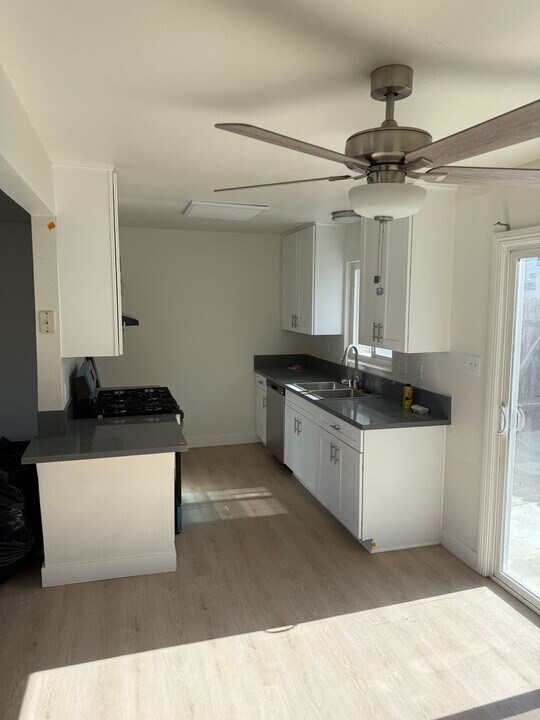 2849 Lemon St in Costa Mesa, CA - Building Photo