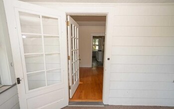 20 Oakhill Rd in Midland Park, NJ - Foto de edificio - Building Photo