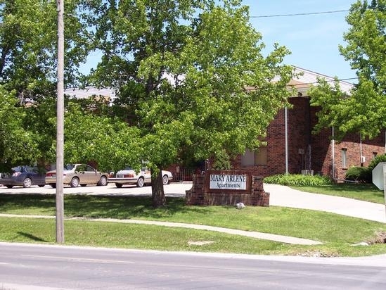 Mary Arlene Apartments in Gallatin, MO - Building Photo