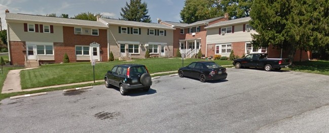 52 Erford Rd in Camp Hill, PA - Foto de edificio - Building Photo