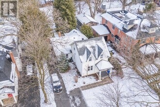 24 Maple St in Aurora, ON - Building Photo - Building Photo