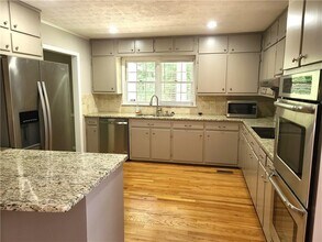 2520 Riverglenn Cir in Dunwoody, GA - Building Photo - Building Photo