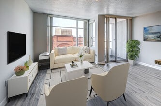 2222 Detroit Ave, Unit 718 in Cleveland, OH - Building Photo - Building Photo