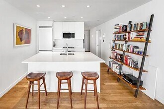 90 William St in New York, NY - Building Photo - Building Photo