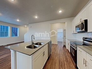 6072 W S Jordan Pkwy in South Jordan, UT - Building Photo - Building Photo