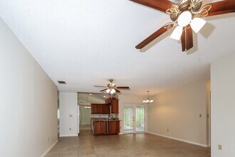735 Daffodil Dr in Wellington, FL - Building Photo - Building Photo