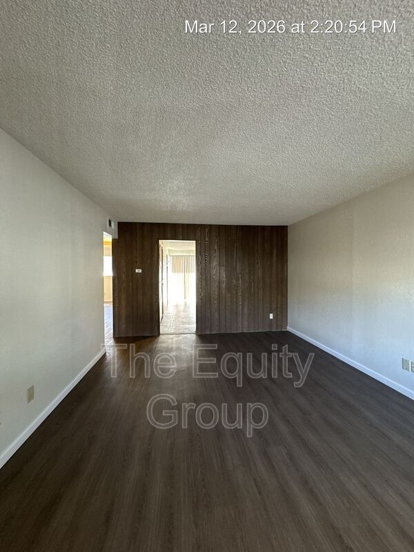 1861 Emma Lee Ln in Hanford, CA - Building Photo - Building Photo