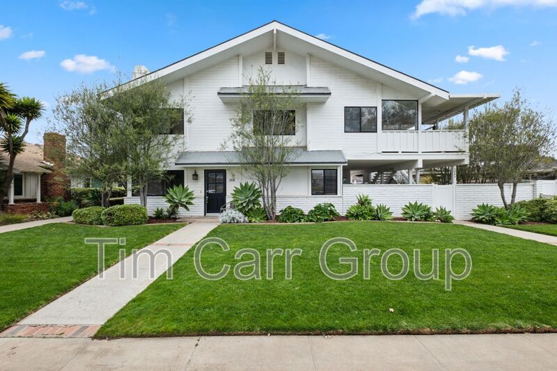 2000 Coral Pl in Newport Beach, CA - Building Photo