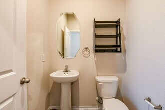 16744 Lonely Pines Dr in Conroe, TX - Building Photo - Building Photo