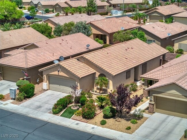 6076 Wheat Penny Ave, Unit 1F in Las Vegas, NV - Building Photo - Building Photo