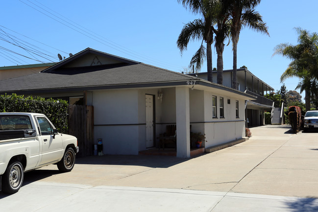 941-947 Oak Ave in Carlsbad, CA - Building Photo - Building Photo