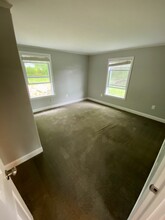 1106 Highland Ave, Unit 2 in South Portland, ME - Foto de edificio - Building Photo