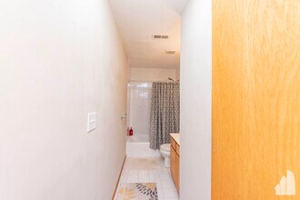 1403 N Artesian Ave, Unit 1 in Chicago, IL - Foto de edificio - Building Photo