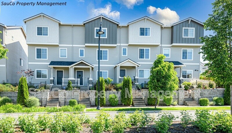 17291 NW Shackelford Rd in Portland, OR - Building Photo