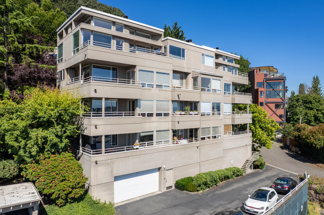 Charthouse in Seattle, WA - Building Photo