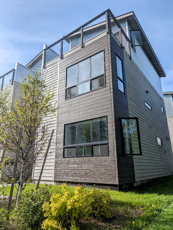 957 W 12th Ave in Anchorage, AK - Building Photo - Building Photo