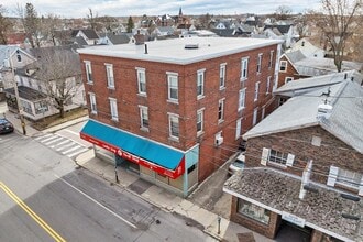 23 Elm St, Unit 8 3rd floor in Nashua, NH - Building Photo - Building Photo