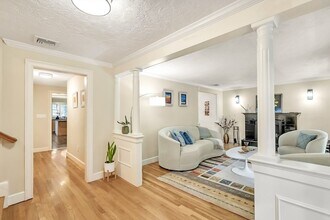 10 Ballard Terrace in Lexington, MA - Building Photo - Building Photo
