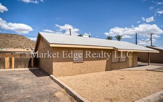 1520 W Sahuaro Dr in Phoenix, AZ - Foto de edificio - Building Photo