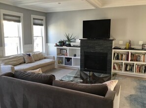 126 North St, Unit 126 in Somerville, MA - Foto de edificio - Building Photo
